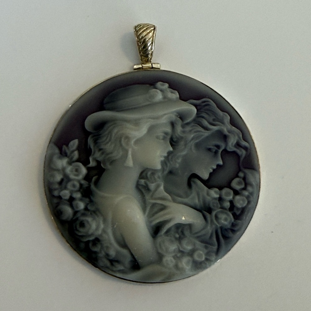 925 Purple and White Cameo Pendant Necklace